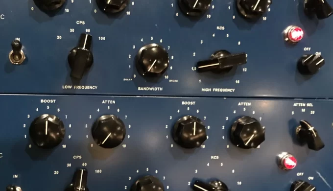 Why I recommend analog compressors and EQs for computer music!