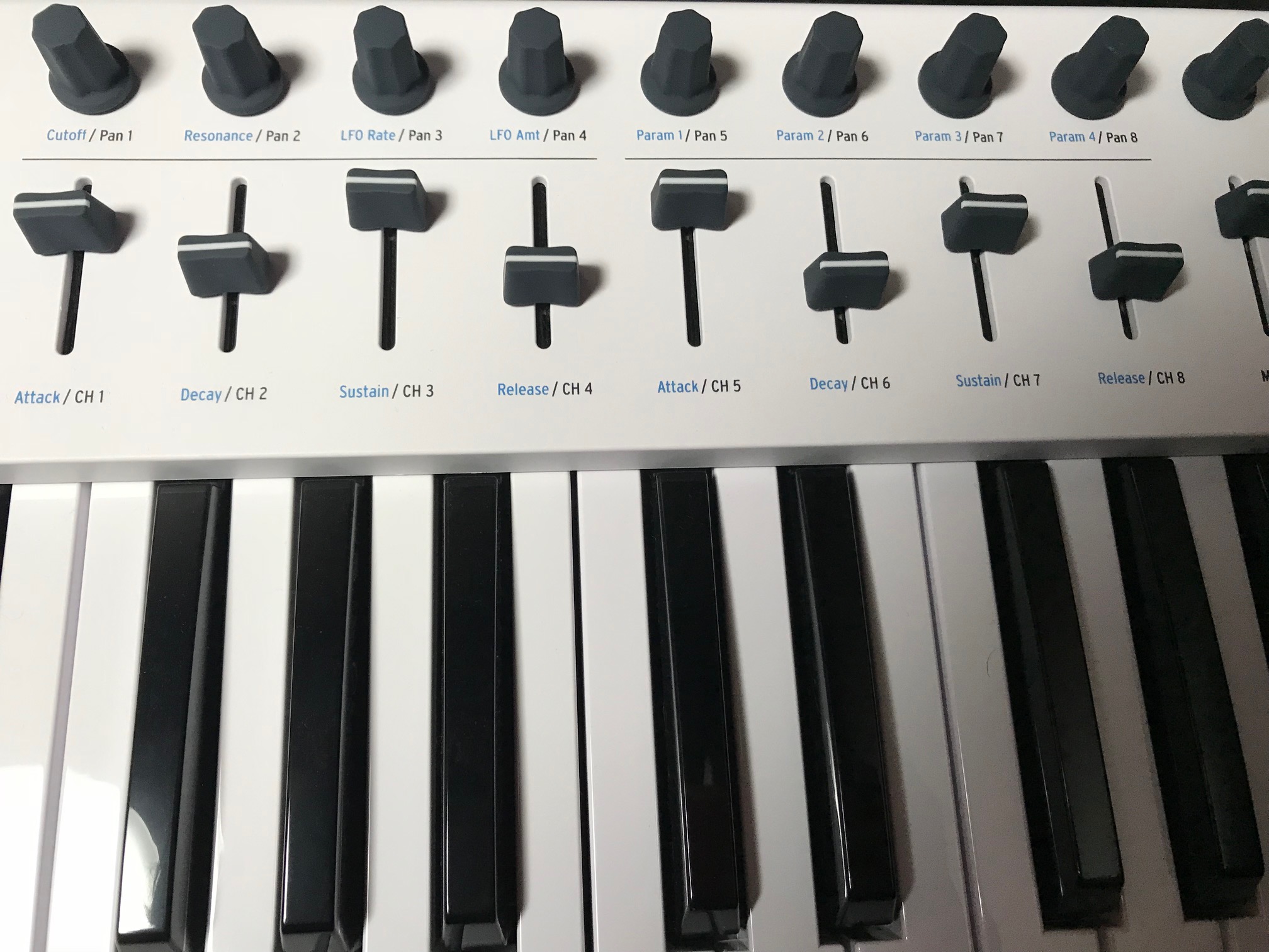 Arturia keylab essential 61の導入レビュー DTM DRIVER!