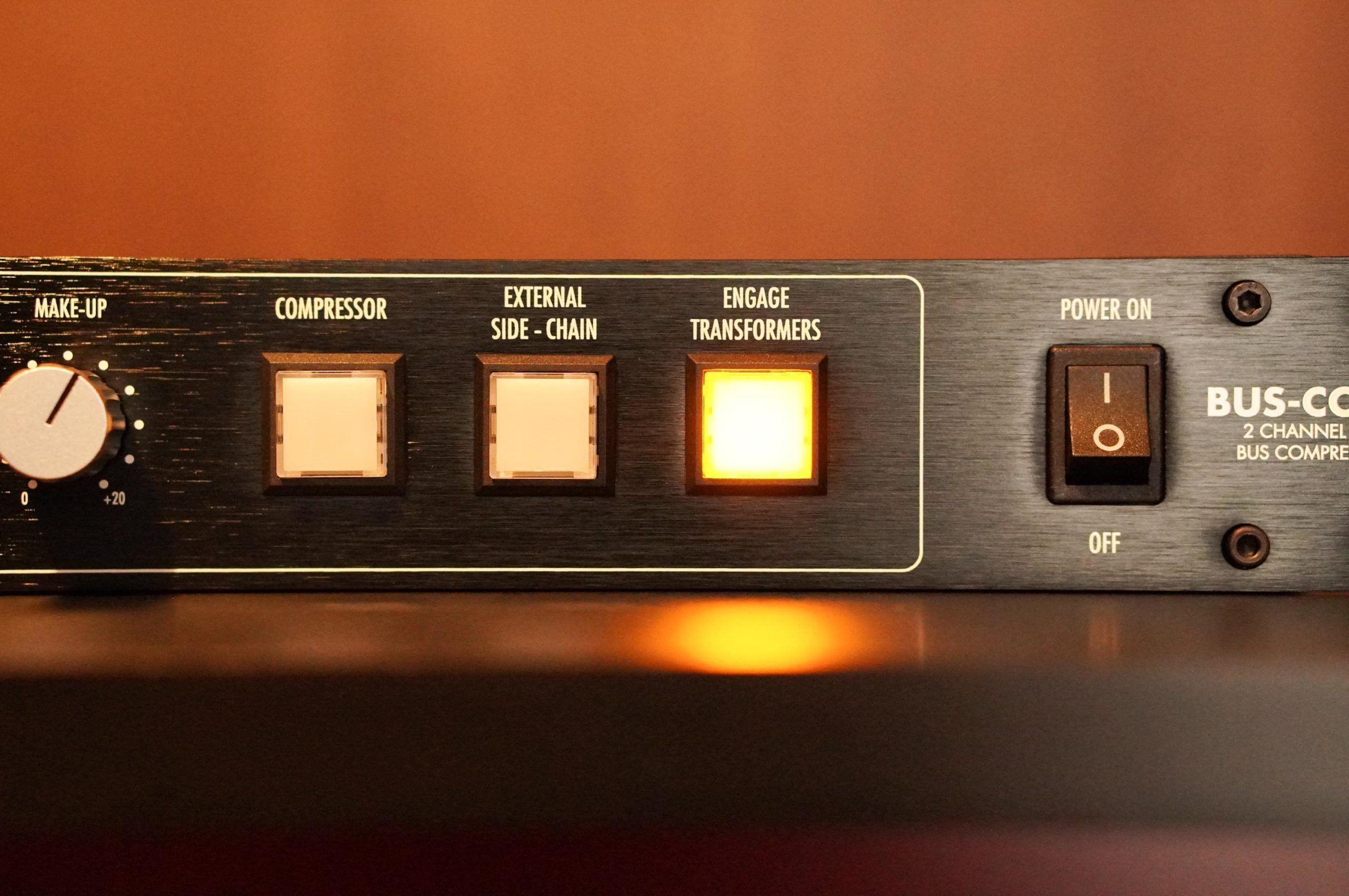 最新作国産［美品］Warm Audio ウォームオーディオ Bus Comp ステレオ バスコンプ コンプレッサー SSL コンプレッサー