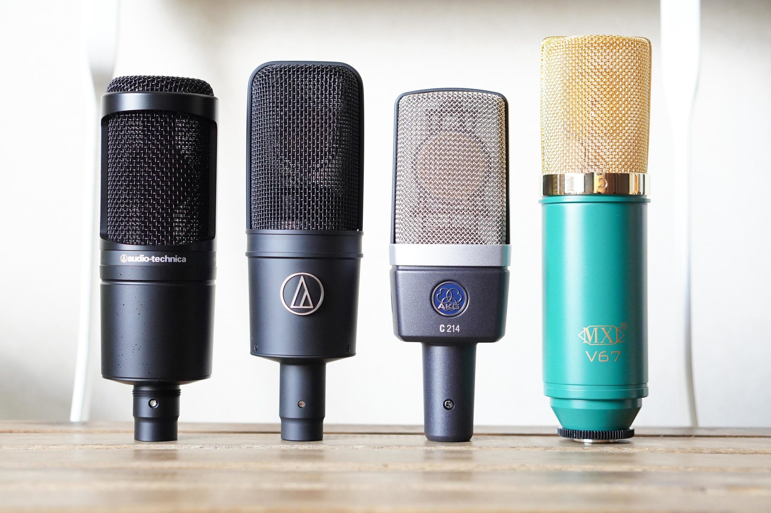 AKG C214コンデンサーマイクの使用レビュー！高域がキラッと抜ける音楽