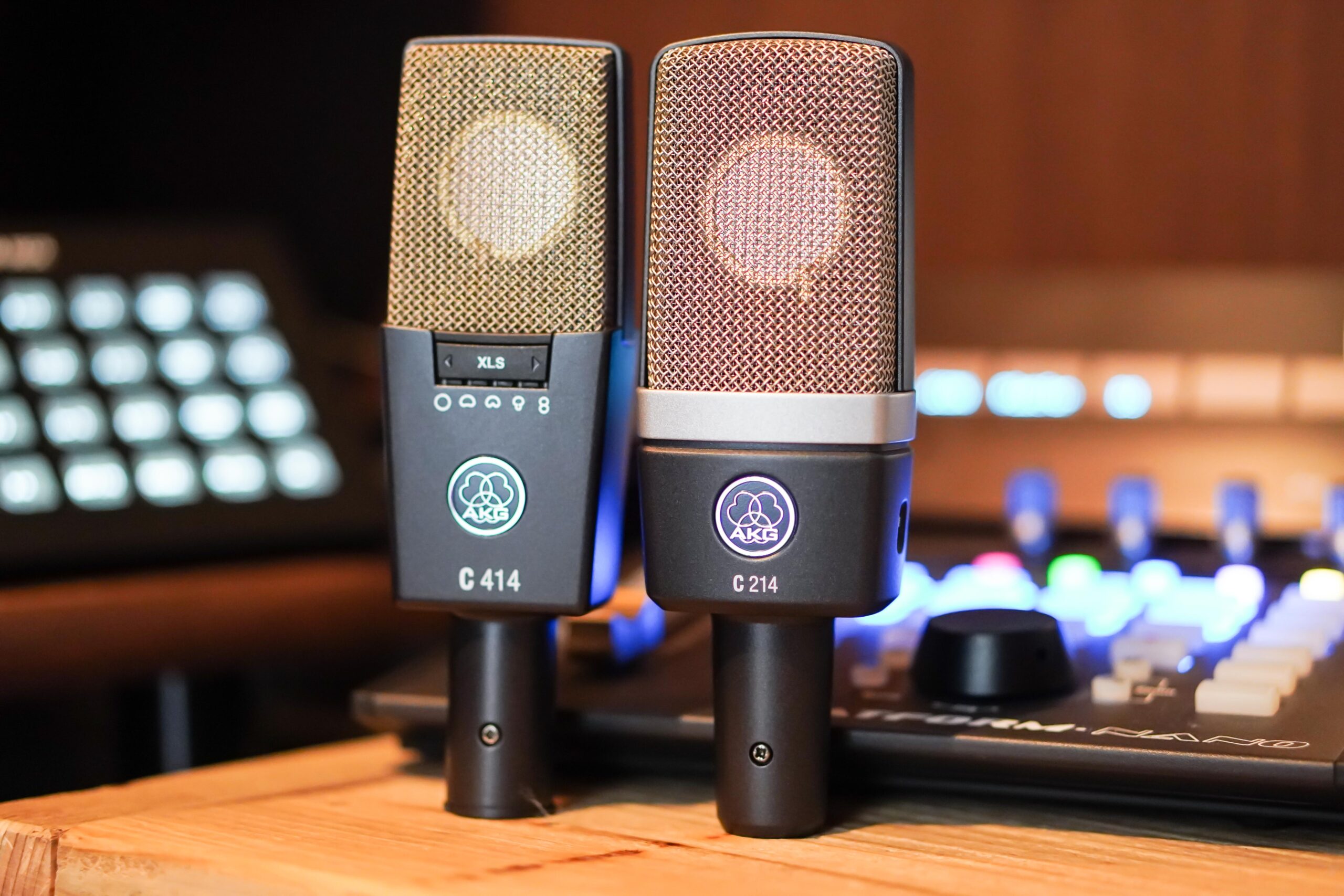 AKG C414XLSをボーカルに使った感想！Nuemann U87aiとの使い分け方など